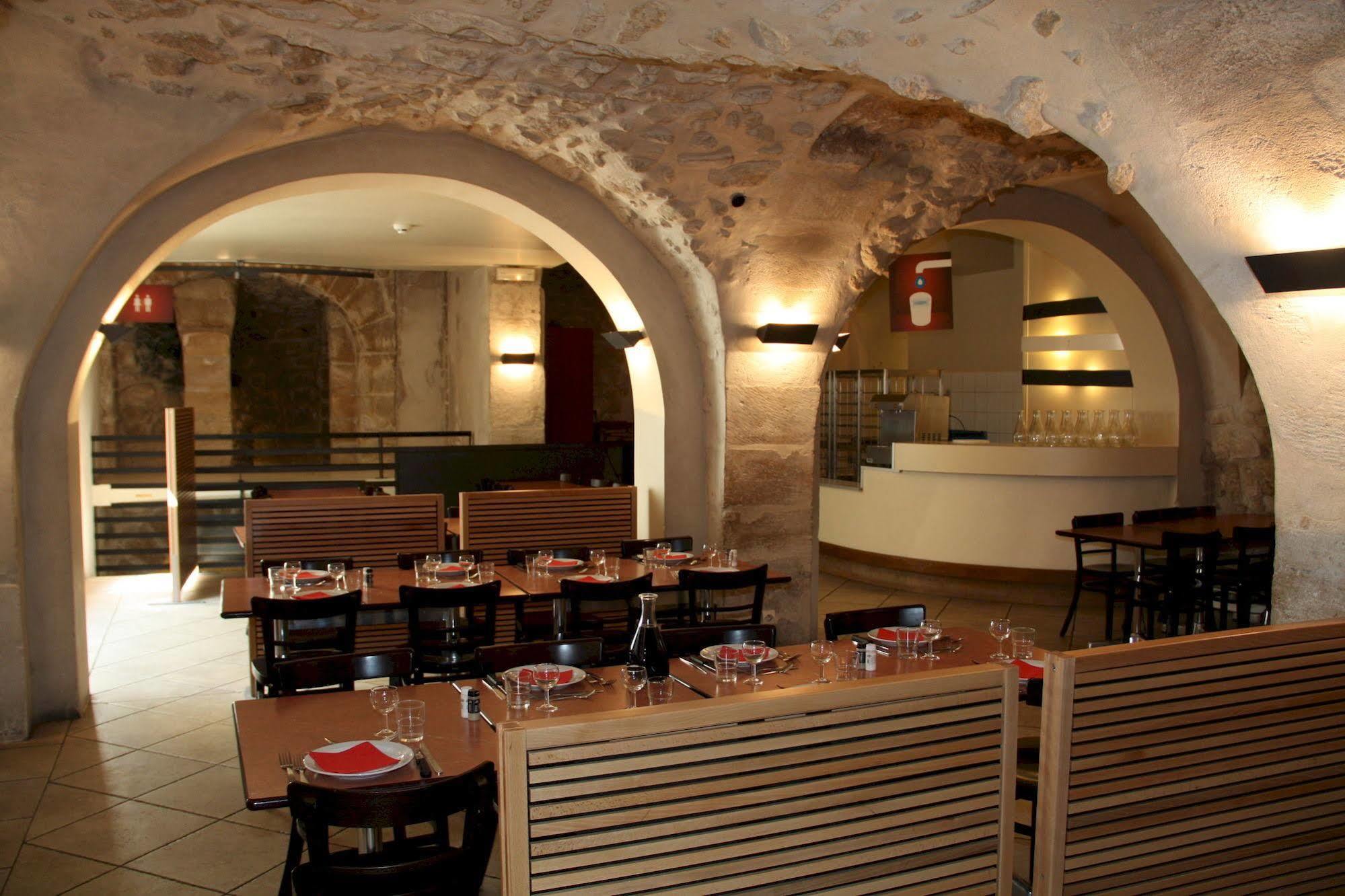 Mije Marais Hostel Paris Exterior foto Interior of the restaurant