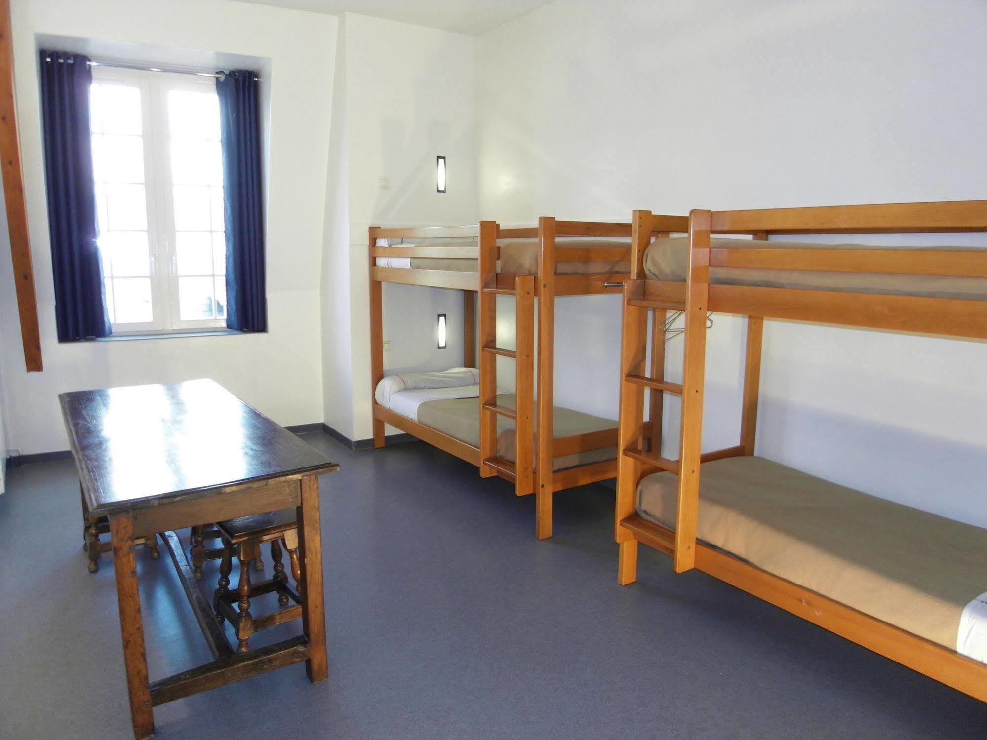 Mije Marais Hostel Paris Exterior foto A typical bunk room at a youth hostel