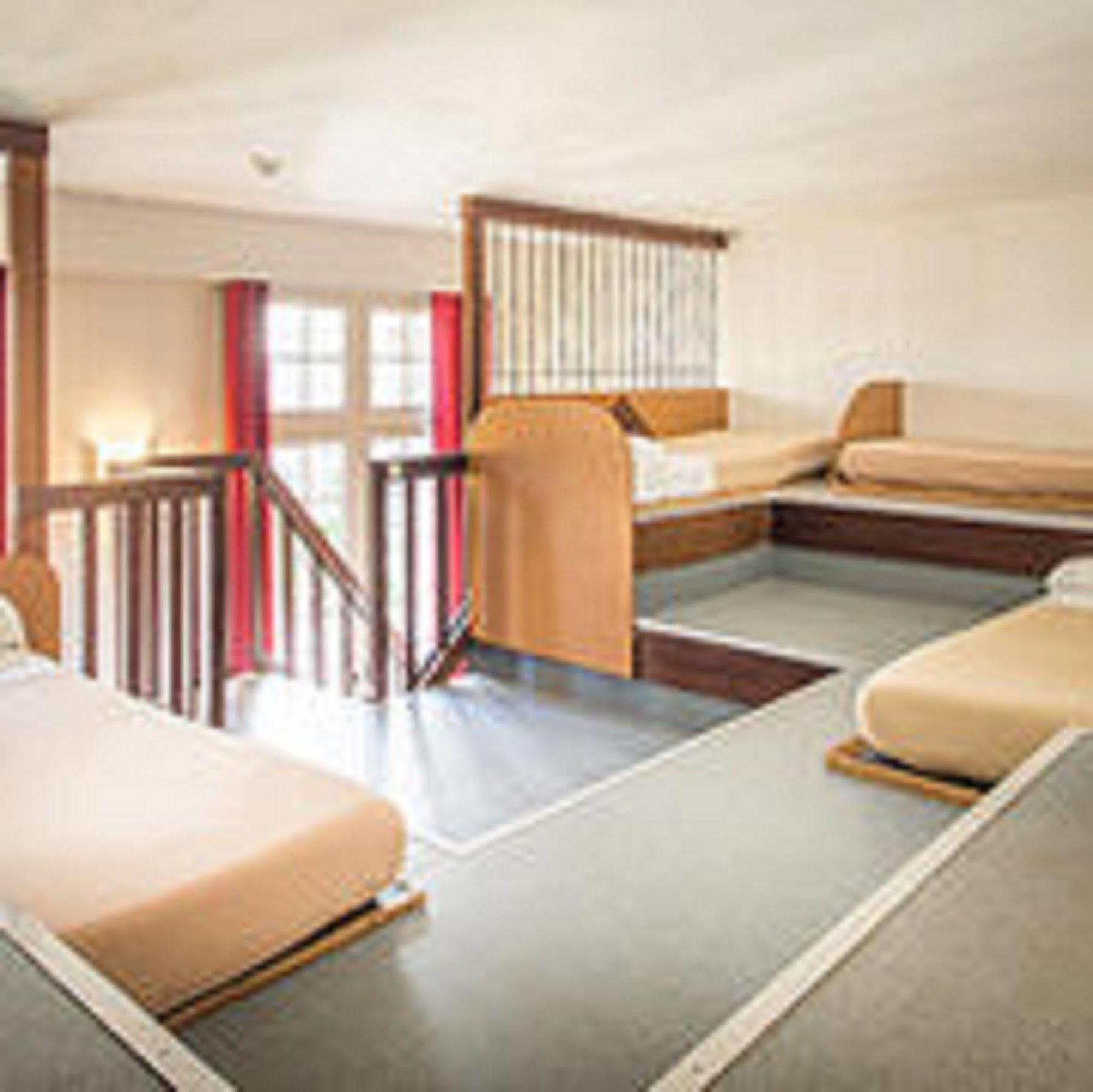 Mije Marais Hostel Paris Exterior foto A typical bedroom at the school