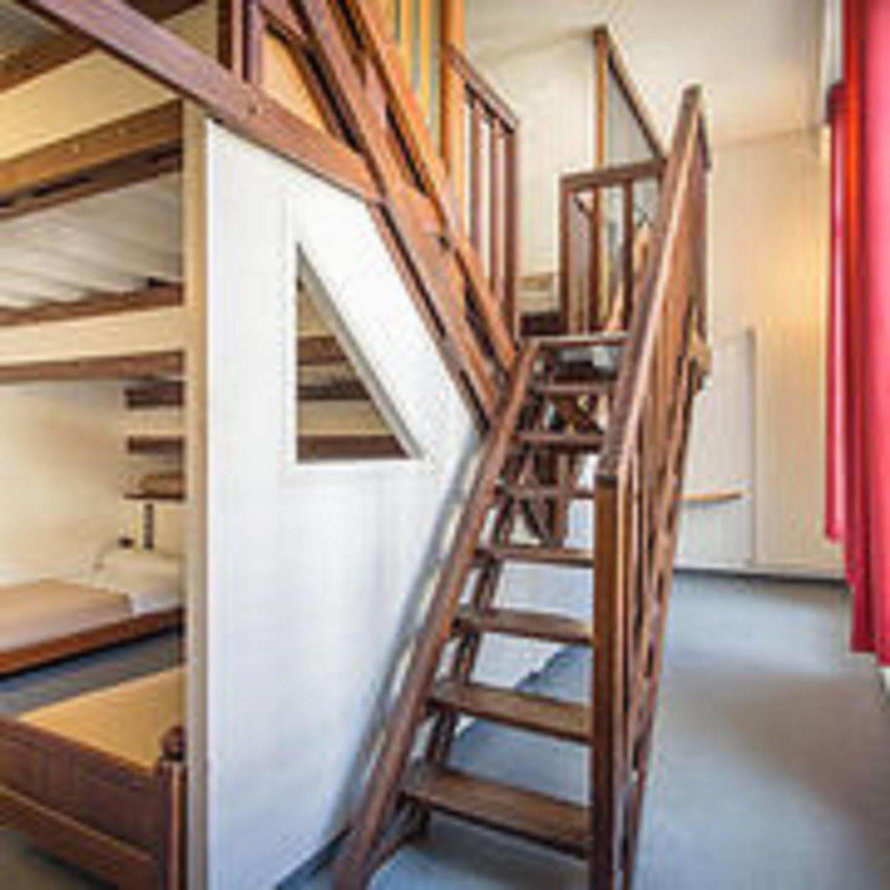 Mije Marais Hostel Paris Exterior foto The staircase