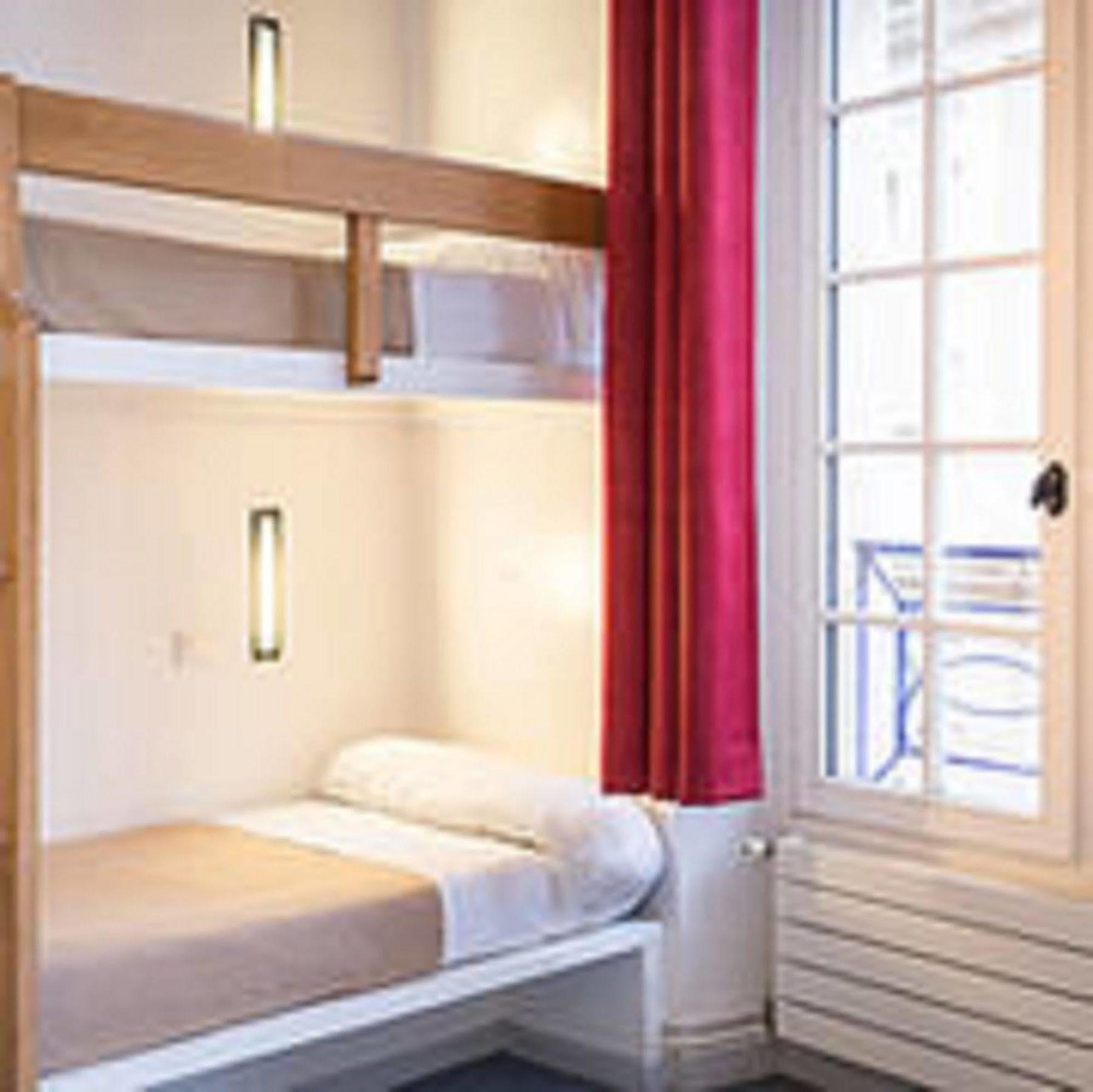 Mije Marais Hostel Paris Exterior foto A typical room at the hotel