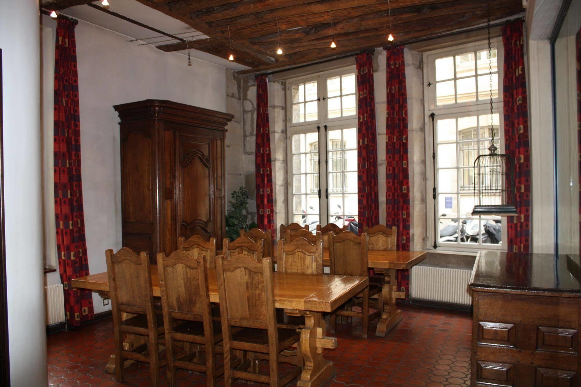 Mije Marais Hostel Paris Exterior foto The dining room